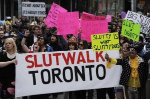 Primeira SlutWalk do mundo em Toronto Candá 2011